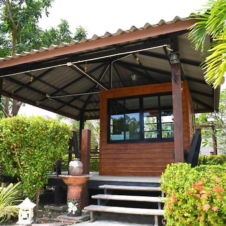 Waterside Resort Pran Buri Esterno foto