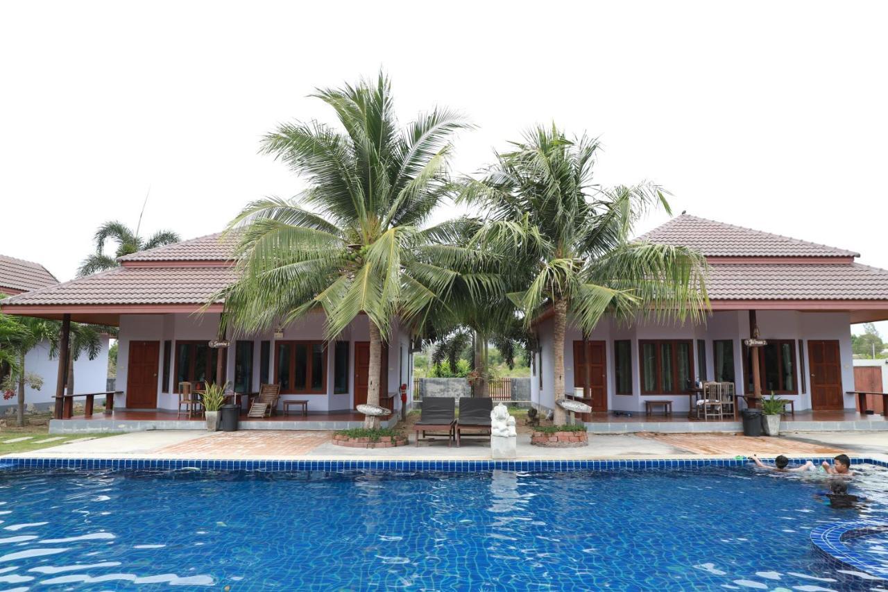 Waterside Resort Pran Buri Esterno foto