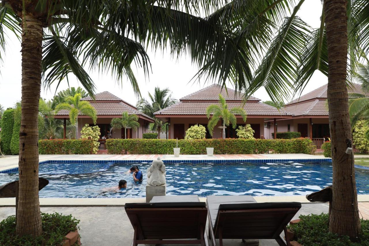Waterside Resort Pran Buri Esterno foto