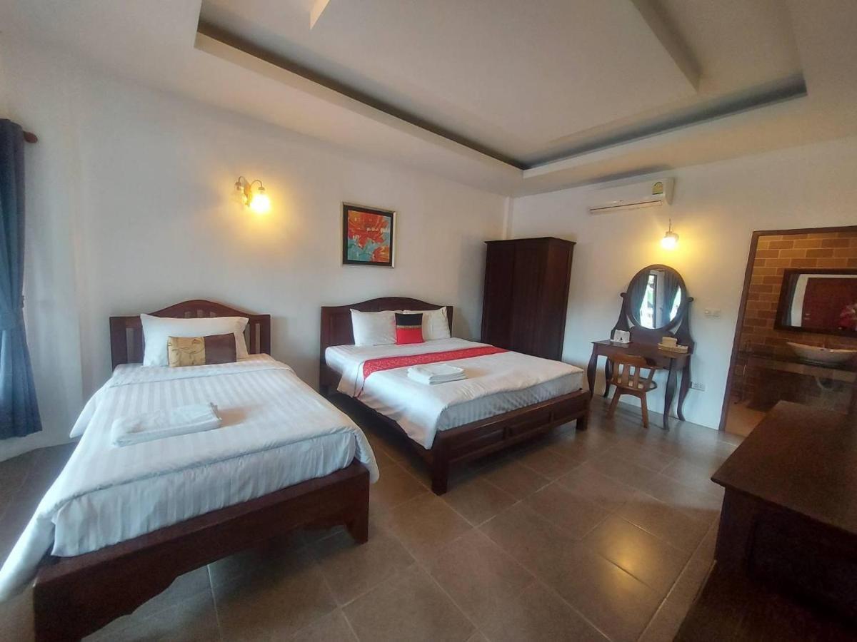 Waterside Resort Pran Buri Esterno foto