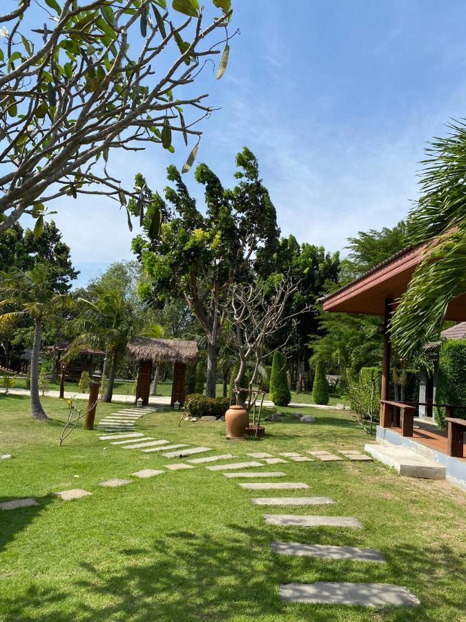 Waterside Resort Pran Buri Esterno foto