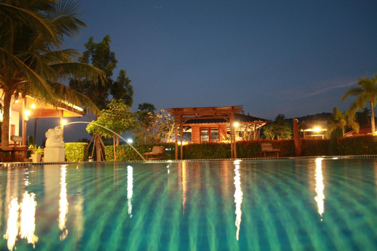 Waterside Resort Pran Buri Esterno foto