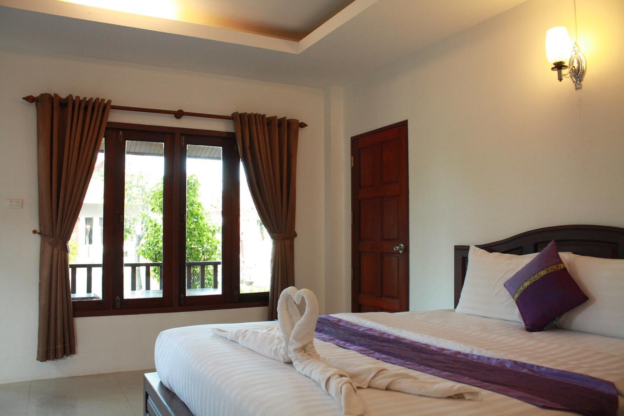 Waterside Resort Pran Buri Esterno foto