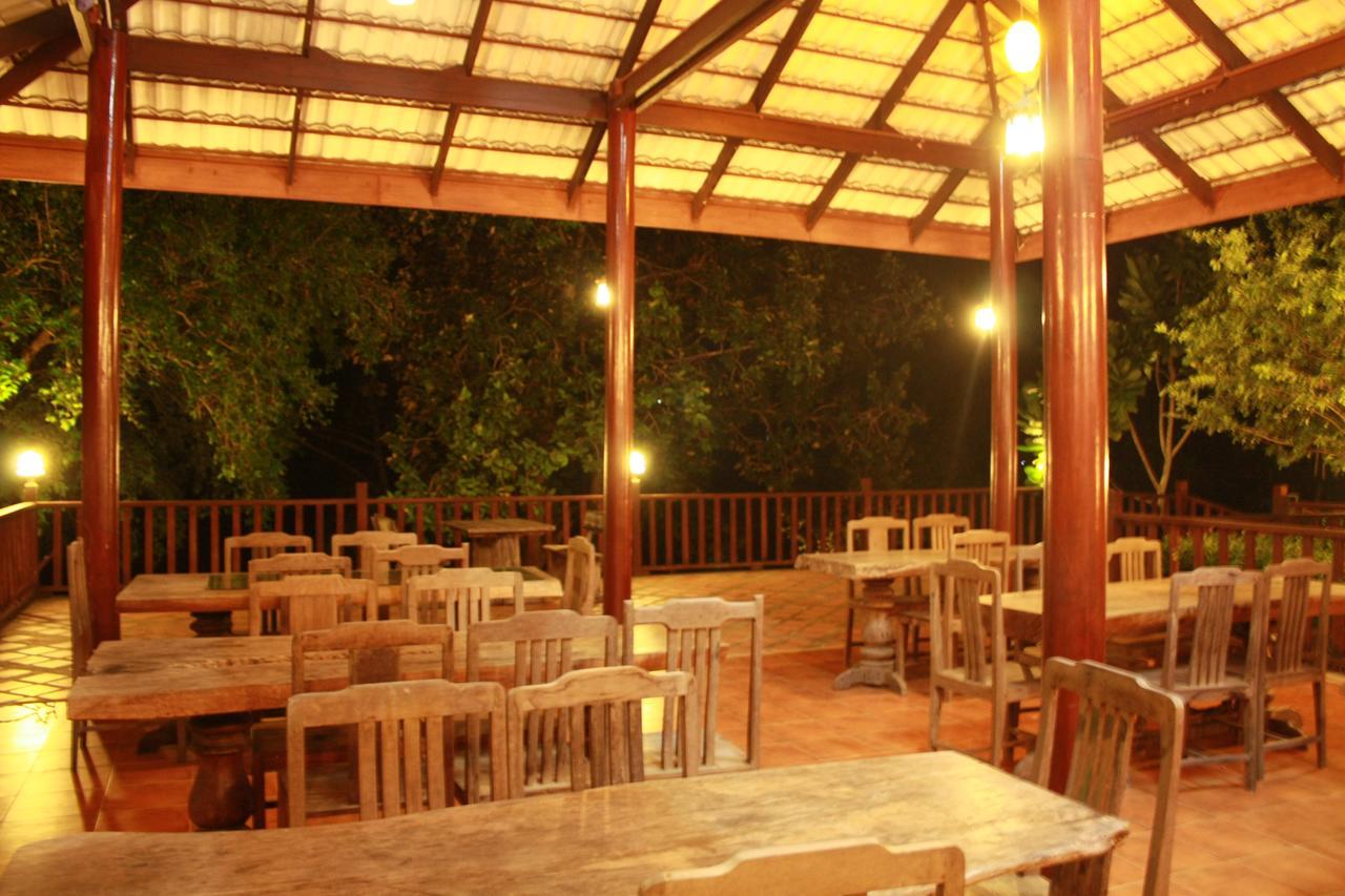 Waterside Resort Pran Buri Esterno foto
