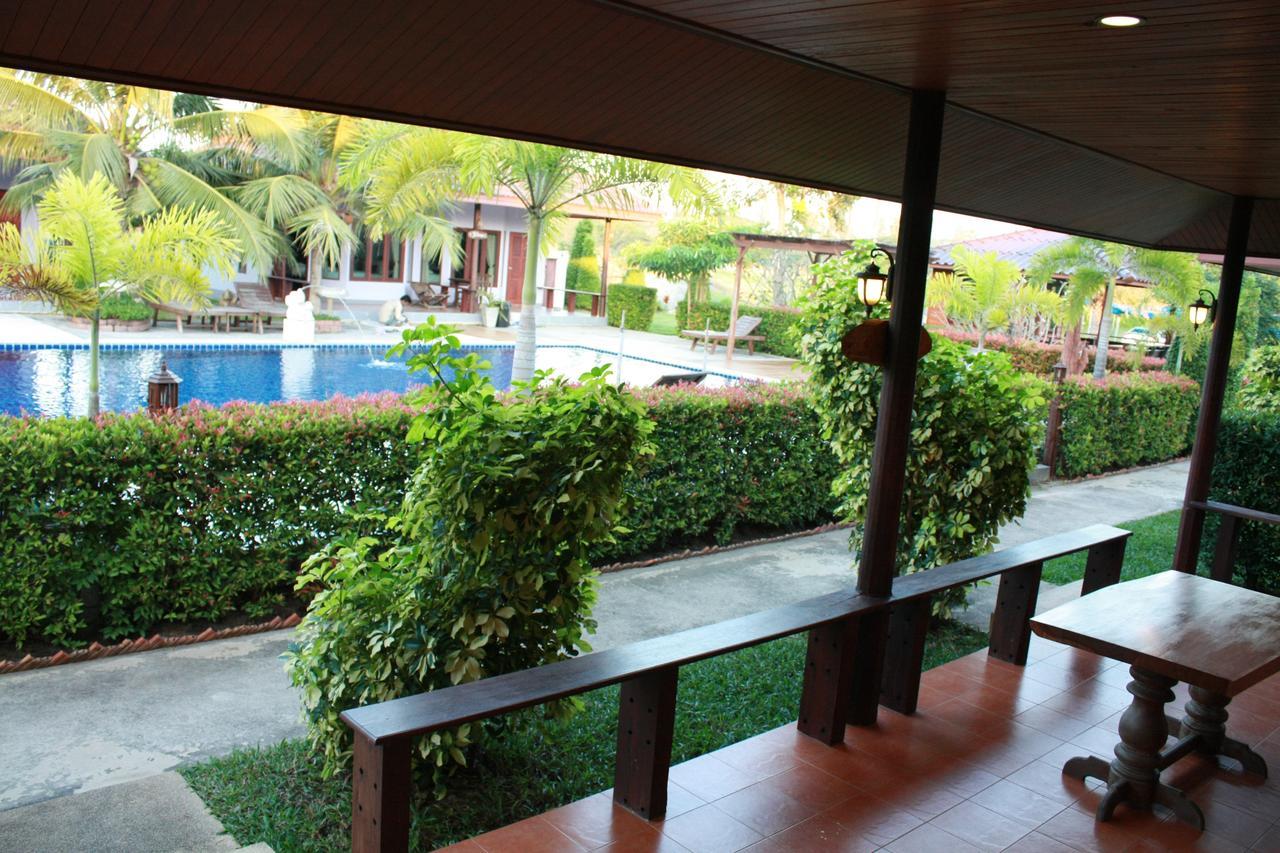 Waterside Resort Pran Buri Esterno foto