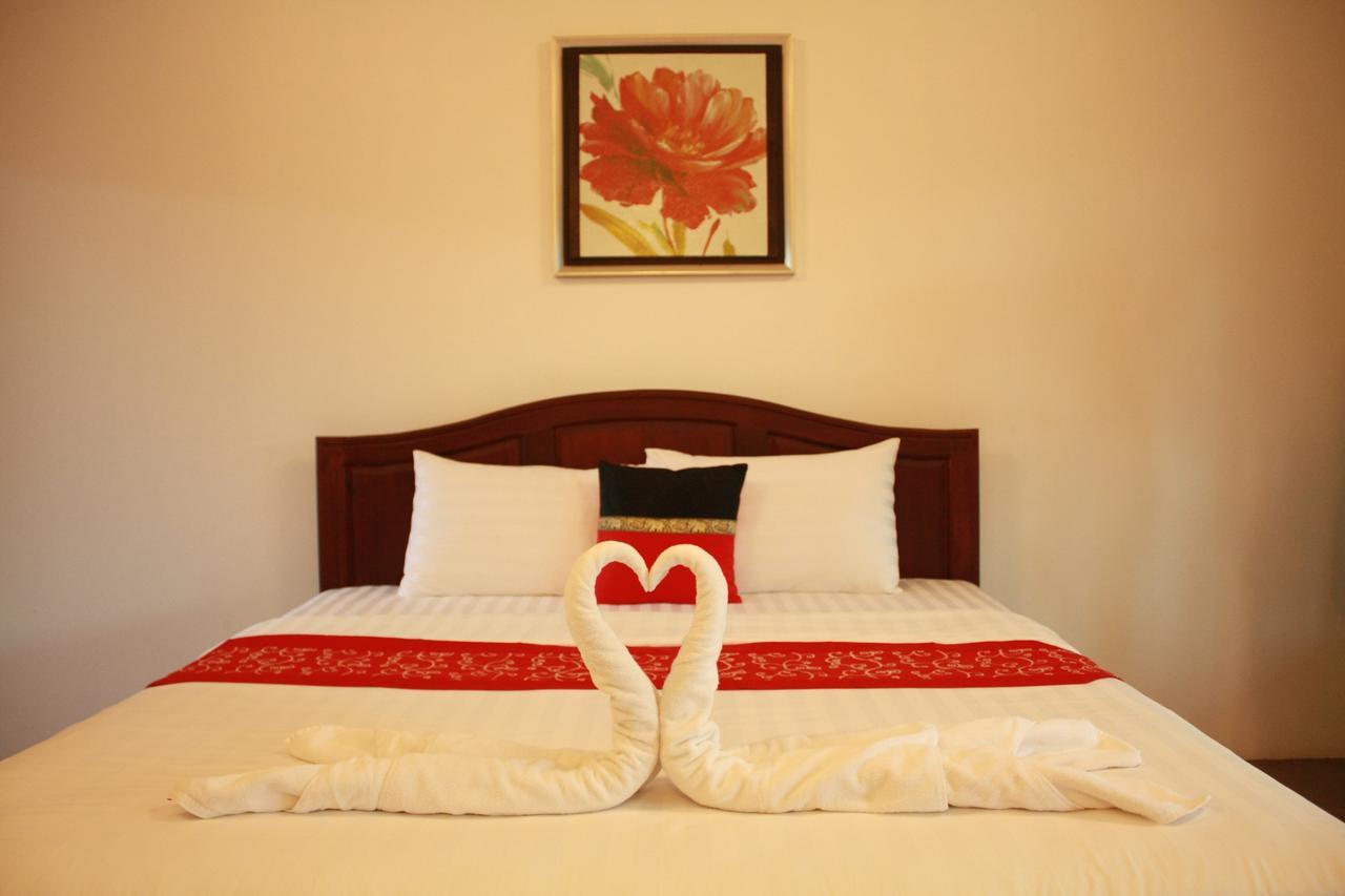 Waterside Resort Pran Buri Esterno foto