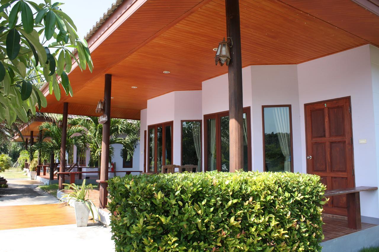 Waterside Resort Pran Buri Esterno foto